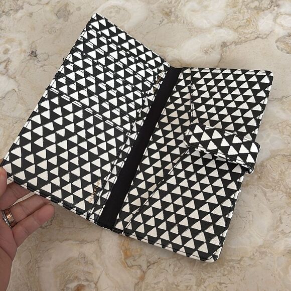 Love & Lore Large Travel Wallet Black & White Op Art Vegan Leather - Picture 5 of 9